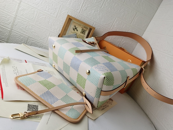 ルイヴィトンバッグ素材ディテール